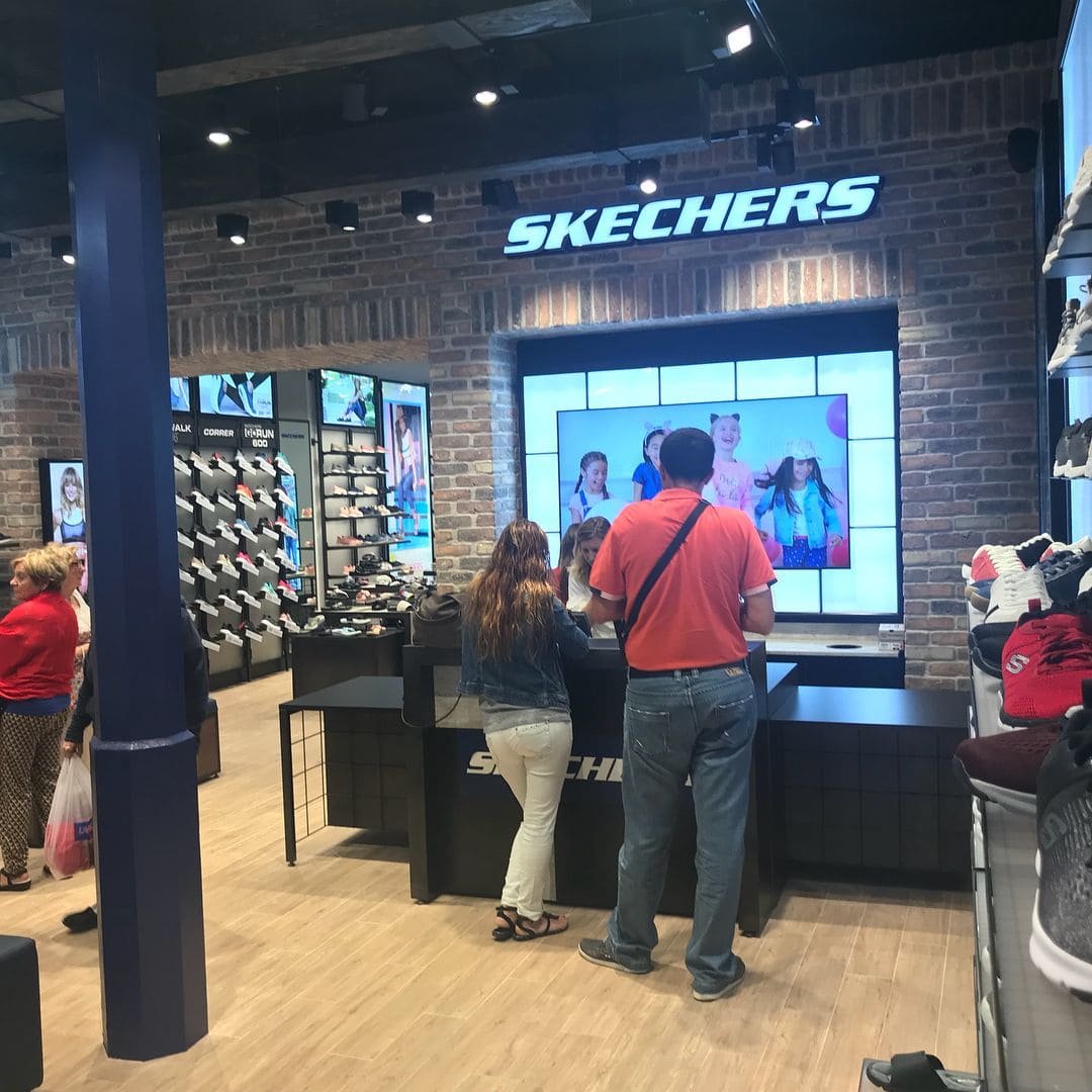 Fácil Acción de gracias escanear Tienda de Skechers - Incab Ingeniería y Arquitectura